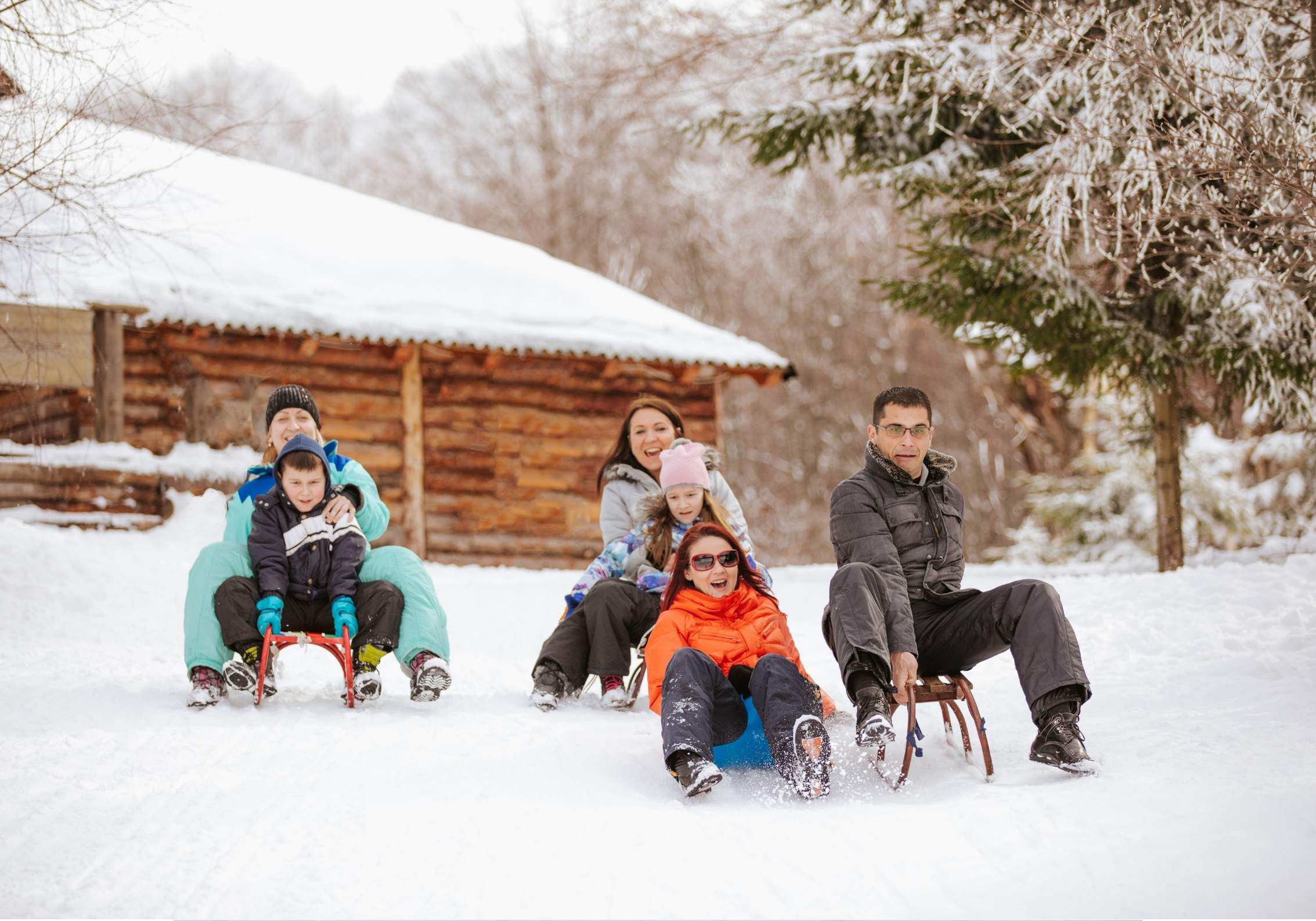 The Best Group Activities to Enjoy This Winter